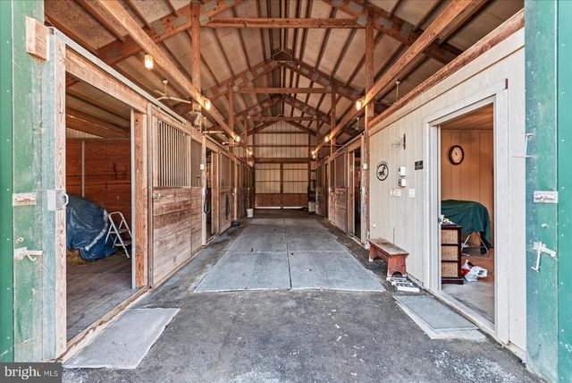 8032 MEADOWLAND DR, Locust Grove, VA 22508