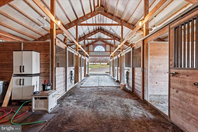 8032 MEADOWLAND DR, Locust Grove, VA 22508