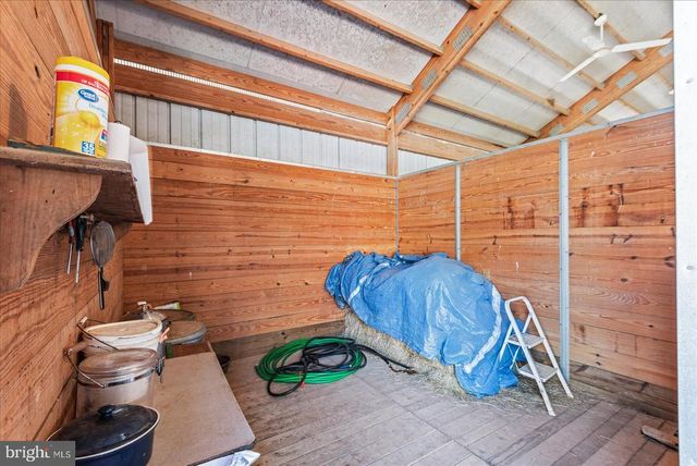 8032 MEADOWLAND DR, Locust Grove, VA 22508