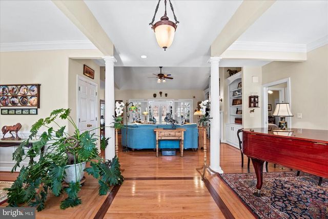 8032 MEADOWLAND DR, Locust Grove, VA 22508