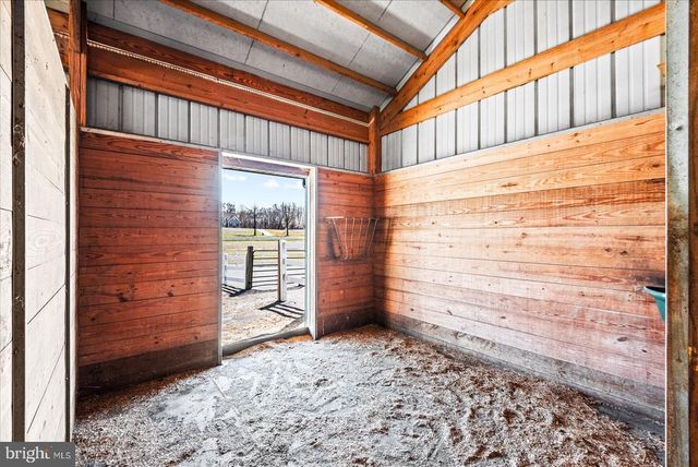 8032 MEADOWLAND DR, Locust Grove, VA 22508