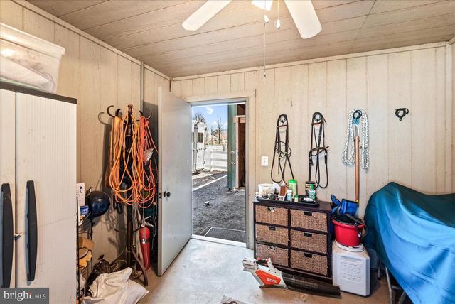 8032 MEADOWLAND DR, Locust Grove, VA 22508