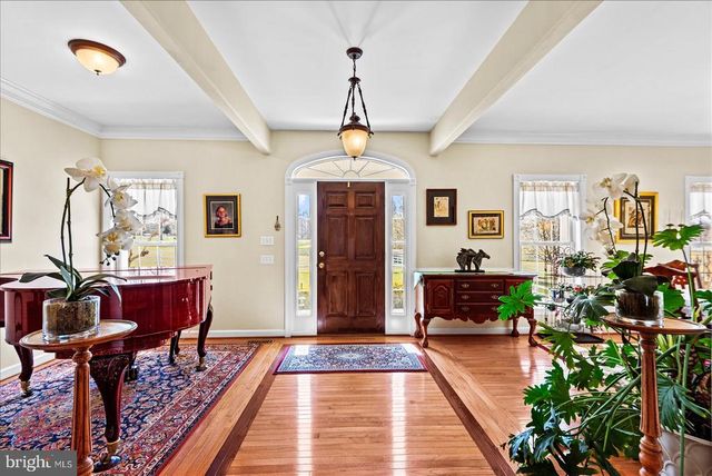 8032 MEADOWLAND DR, Locust Grove, VA 22508