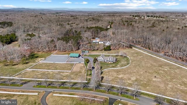 8032 MEADOWLAND DR, Locust Grove, VA 22508