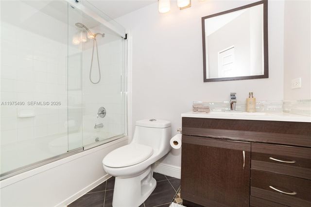 17100 N Bay Rd 1802, Sunny Isles Beach, FL 33160