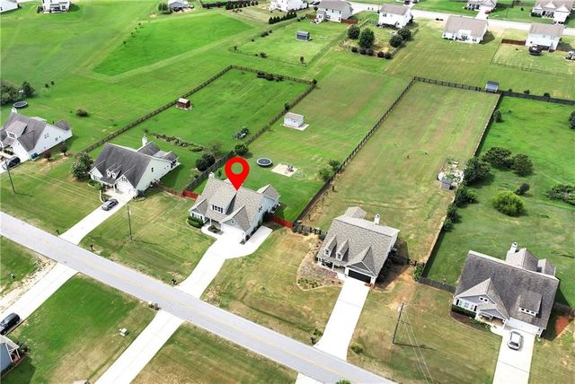 1215 Foster Road, Statham, GA 30666