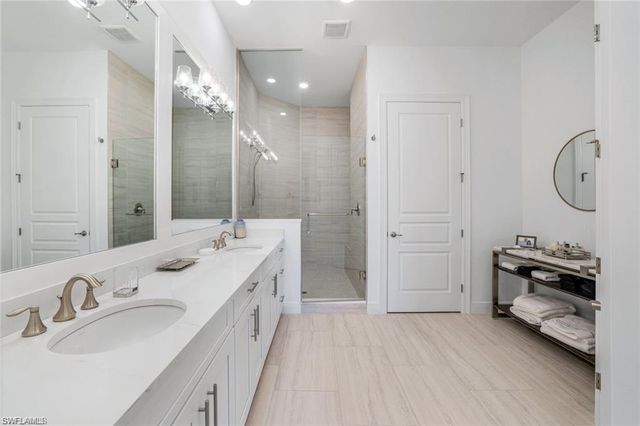 16374 Viansa WAY # 5302, Naples, FL 34110