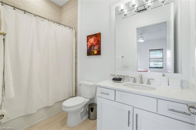 16374 Viansa WAY # 5302, Naples, FL 34110