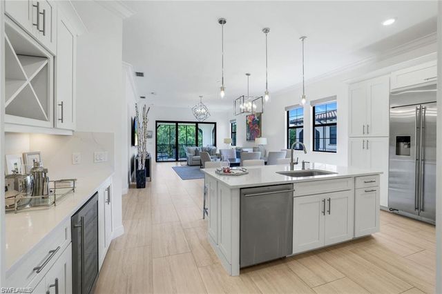 16374 Viansa WAY # 5302, Naples, FL 34110