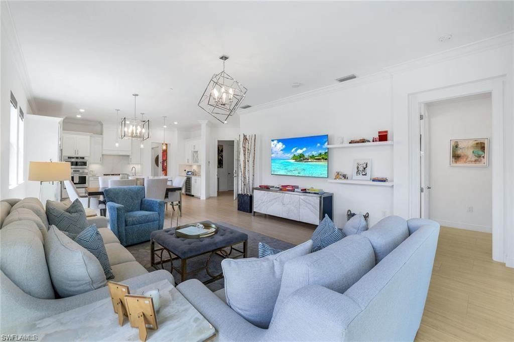 16374 Viansa WAY # 5302, Naples, FL 34110