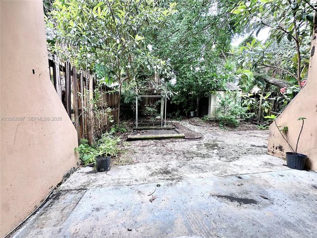 9974 SW 88th St 1016, Miami, FL 33176
