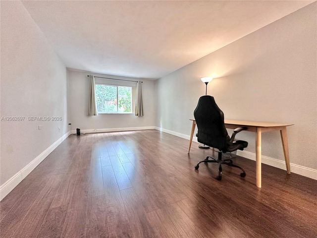 9974 SW 88th St 1016, Miami, FL 33176