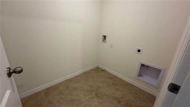 1487 FOX SQUIRREL DRIVE, Davenport, FL 33897