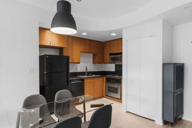 550 15th St 703, San Diego, CA 92101
