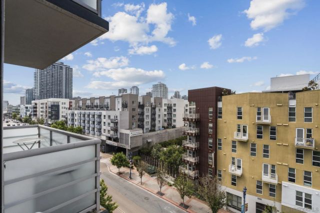 550 15th St 703, San Diego, CA 92101