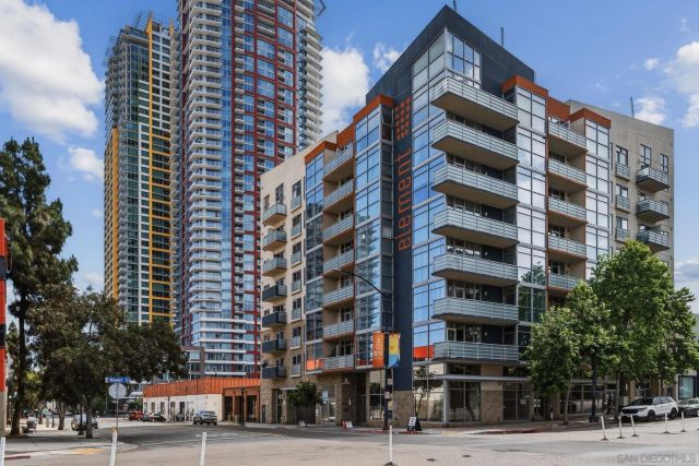 550 15th St 703, San Diego, CA 92101