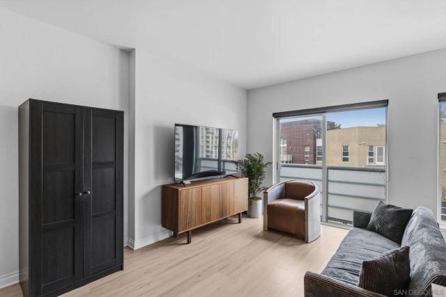 550 15th St 703, San Diego, CA 92101