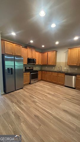 323 Knelston Oak Drive, Suwanee, GA 30024