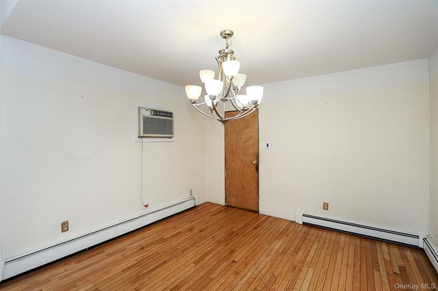 20 E Clearwater Road, Lindenhurst, NY 11757