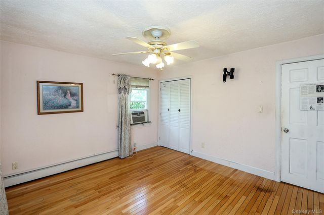 20 E Clearwater Road, Lindenhurst, NY 11757