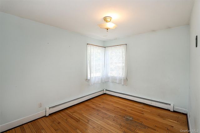 20 E Clearwater Road, Lindenhurst, NY 11757