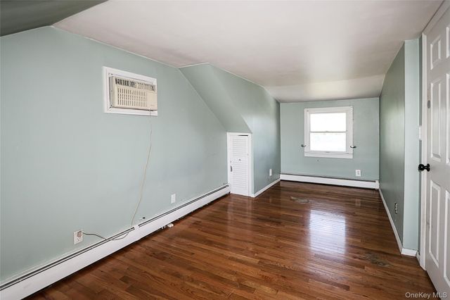 20 E Clearwater Road, Lindenhurst, NY 11757