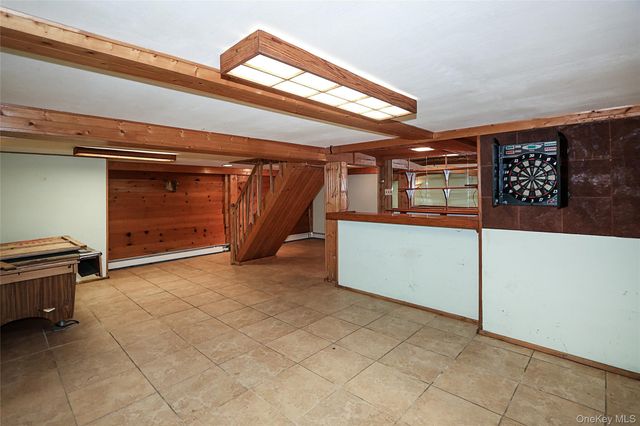 20 E Clearwater Road, Lindenhurst, NY 11757