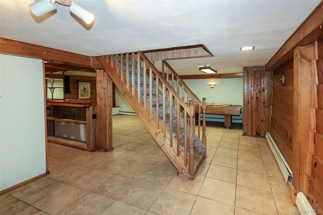 20 E Clearwater Road, Lindenhurst, NY 11757