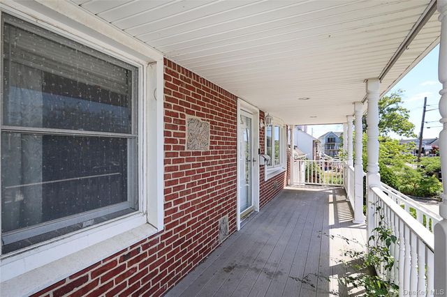 20 E Clearwater Road, Lindenhurst, NY 11757