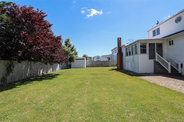 20 E Clearwater Road, Lindenhurst, NY 11757