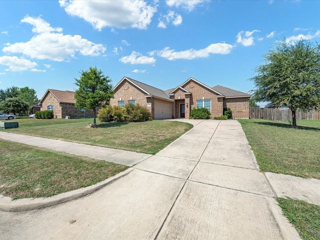 406 Lake Street, Red Oak, TX 75154