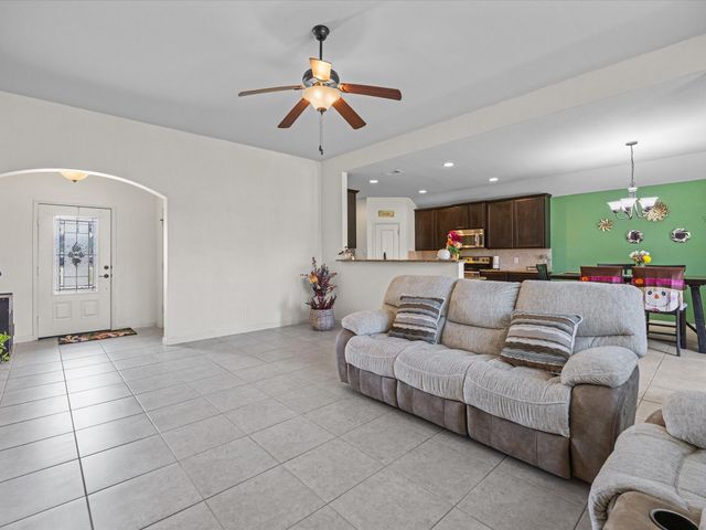 406 Lake Street, Red Oak, TX 75154