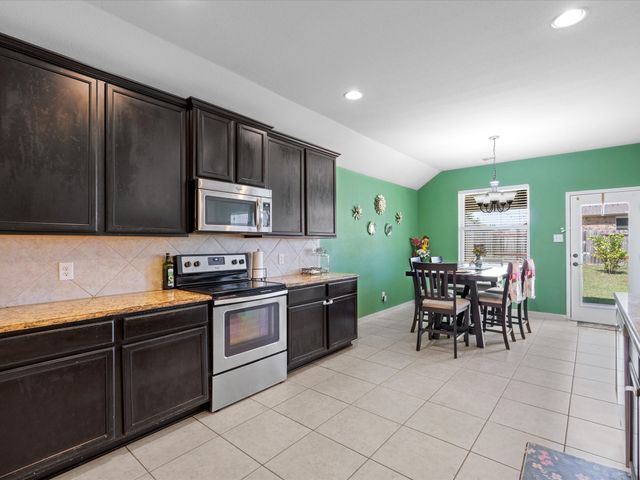 406 Lake Street, Red Oak, TX 75154