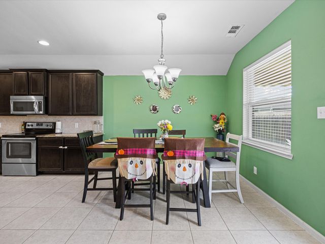 406 Lake Street, Red Oak, TX 75154