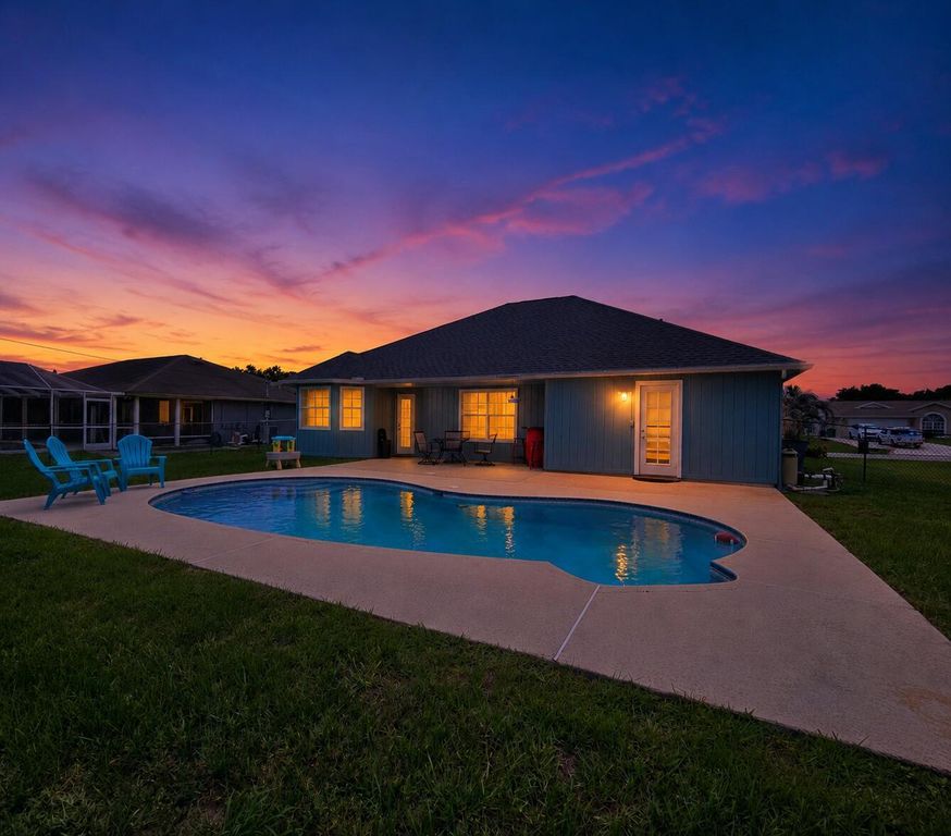 Image 2 of property listing at 2388 SW Fern Circle, Port St. Lucie, FL 34953