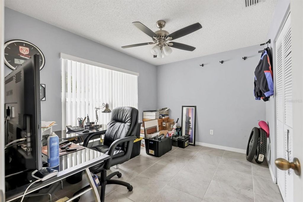 Image 18 of property listing at 2715 52ND AVENUE TERRACE W, Bradenton, FL 34207