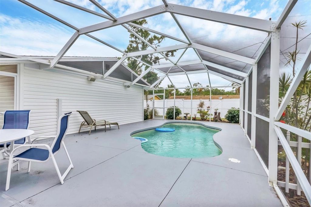 Image 23 of property listing at 2715 52ND AVENUE TERRACE W, Bradenton, FL 34207