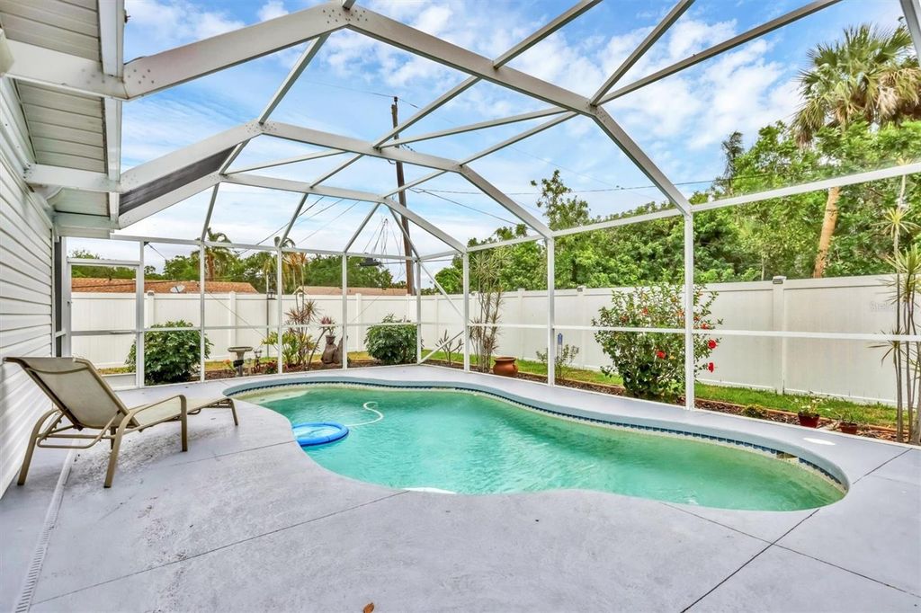 Image 25 of property listing at 2715 52ND AVENUE TERRACE W, Bradenton, FL 34207