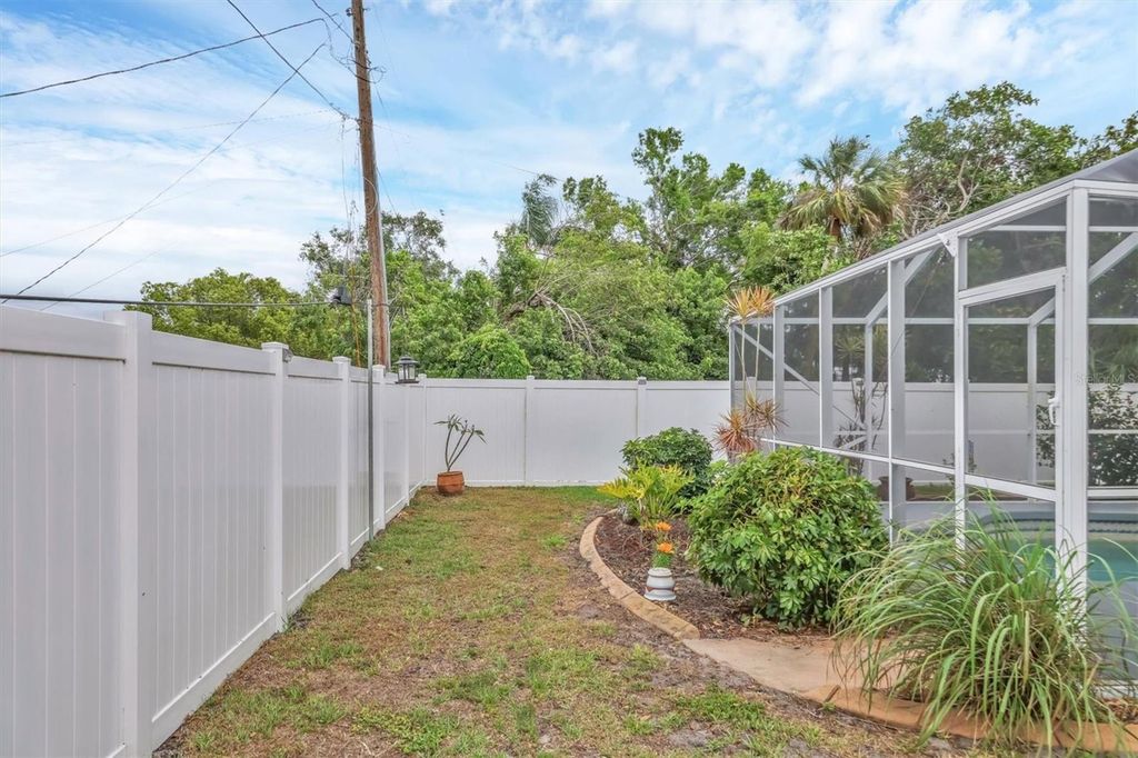 Image 35 of property listing at 2715 52ND AVENUE TERRACE W, Bradenton, FL 34207