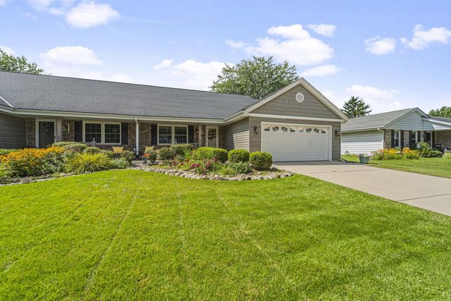 W72N1047 Hampton AVENUE, Cedarburg, WI 53012