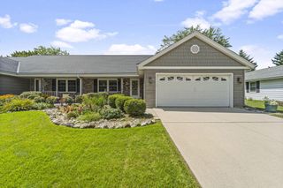 W72N1047 Hampton AVENUE, Cedarburg, WI 53012