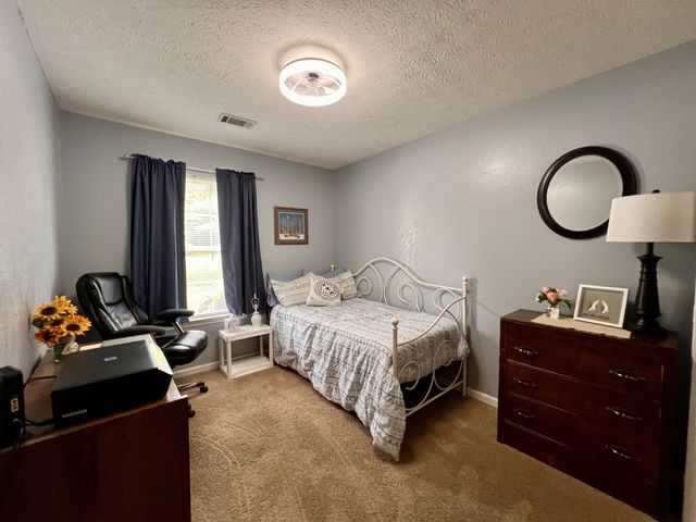 105 Pleasant Ln, White House, TN 37188