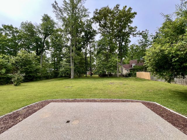 105 Pleasant Ln, White House, TN 37188