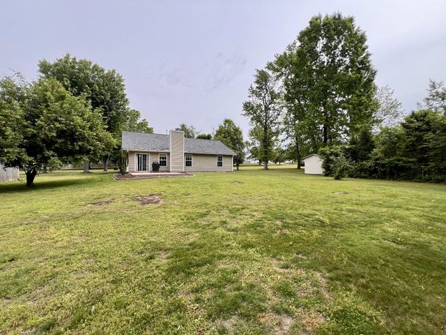 105 Pleasant Ln, White House, TN 37188