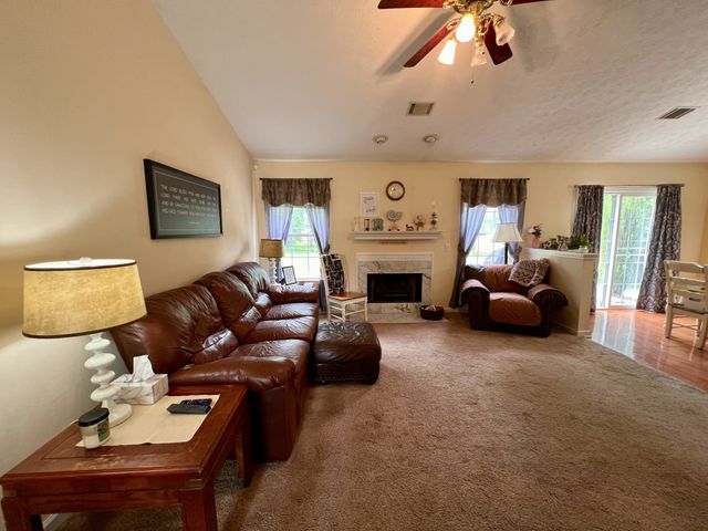105 Pleasant Ln, White House, TN 37188