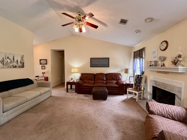 105 Pleasant Ln, White House, TN 37188