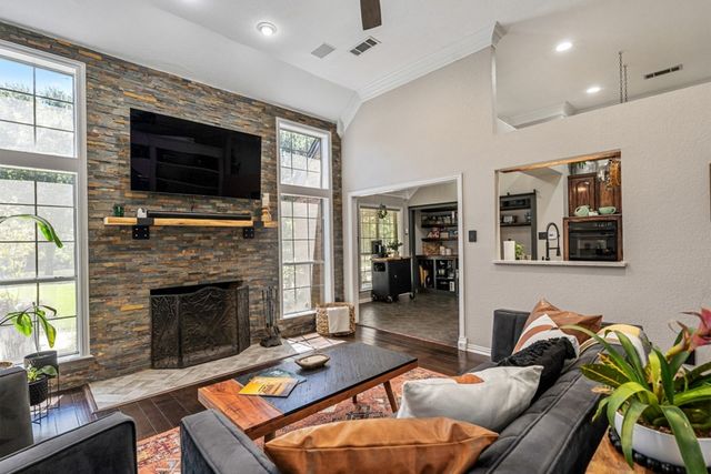 1933 Vz County Road 2721, Mabank, TX 75147