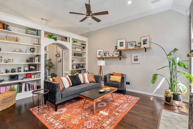 1933 Vz County Road 2721, Mabank, TX 75147