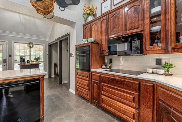 1933 Vz County Road 2721, Mabank, TX 75147