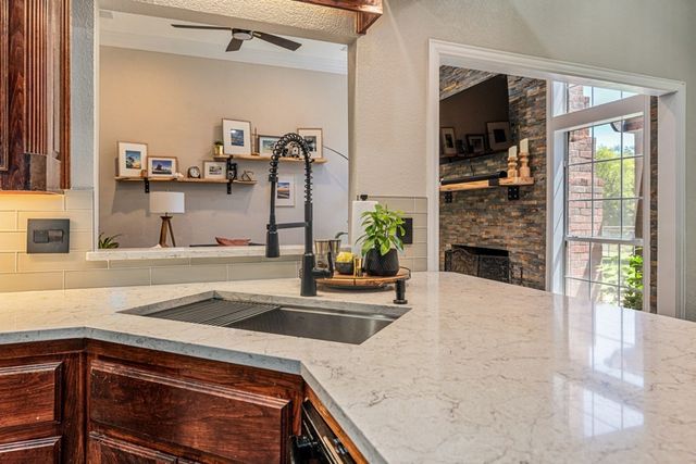 1933 Vz County Road 2721, Mabank, TX 75147